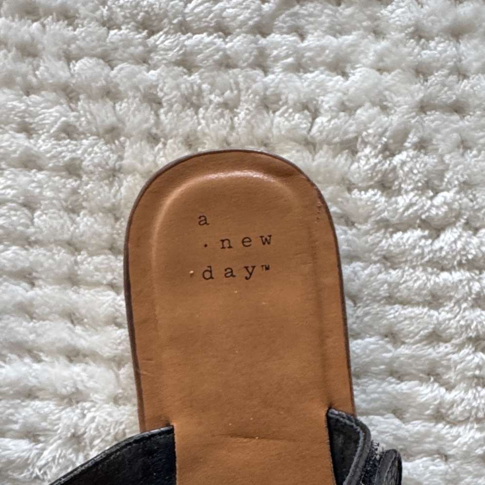 👡 A New Day Black Strap Sandals – Women’s Size 7 - Picture 6 of 8